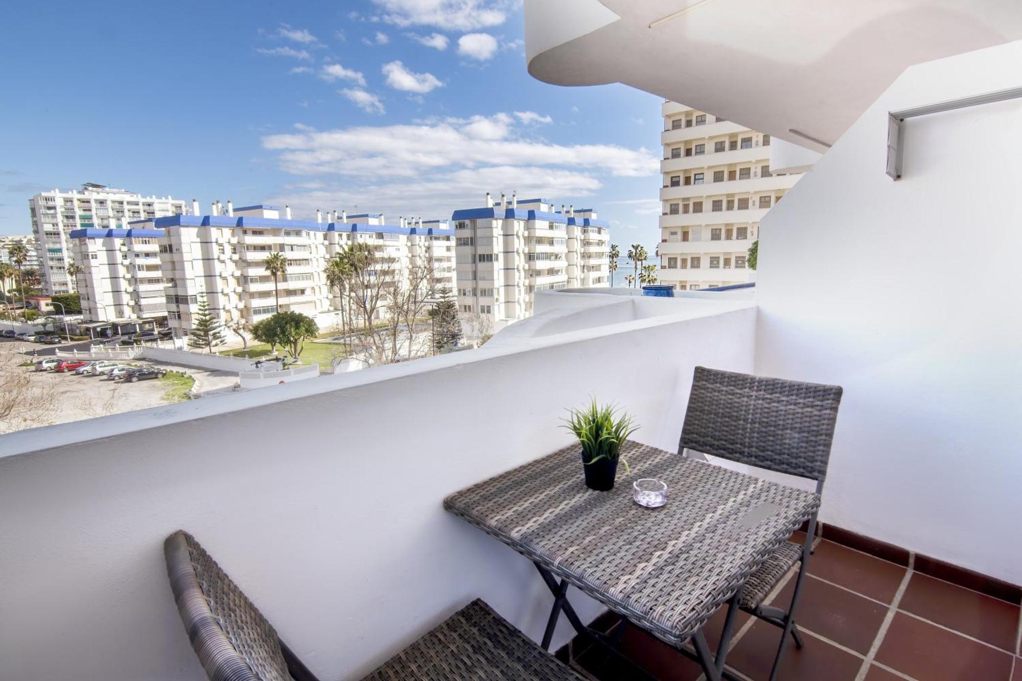 Apartment Escape With Pool And Parking Benalmadena