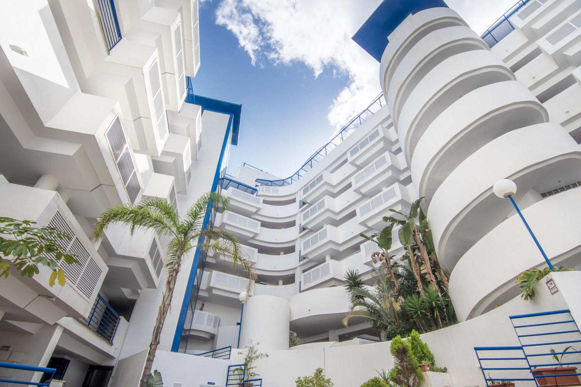 Escape With Pool And Parking