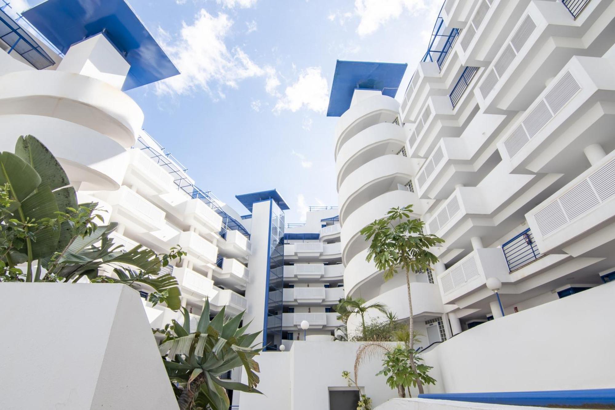 Escape With Pool And Parking Apartment *