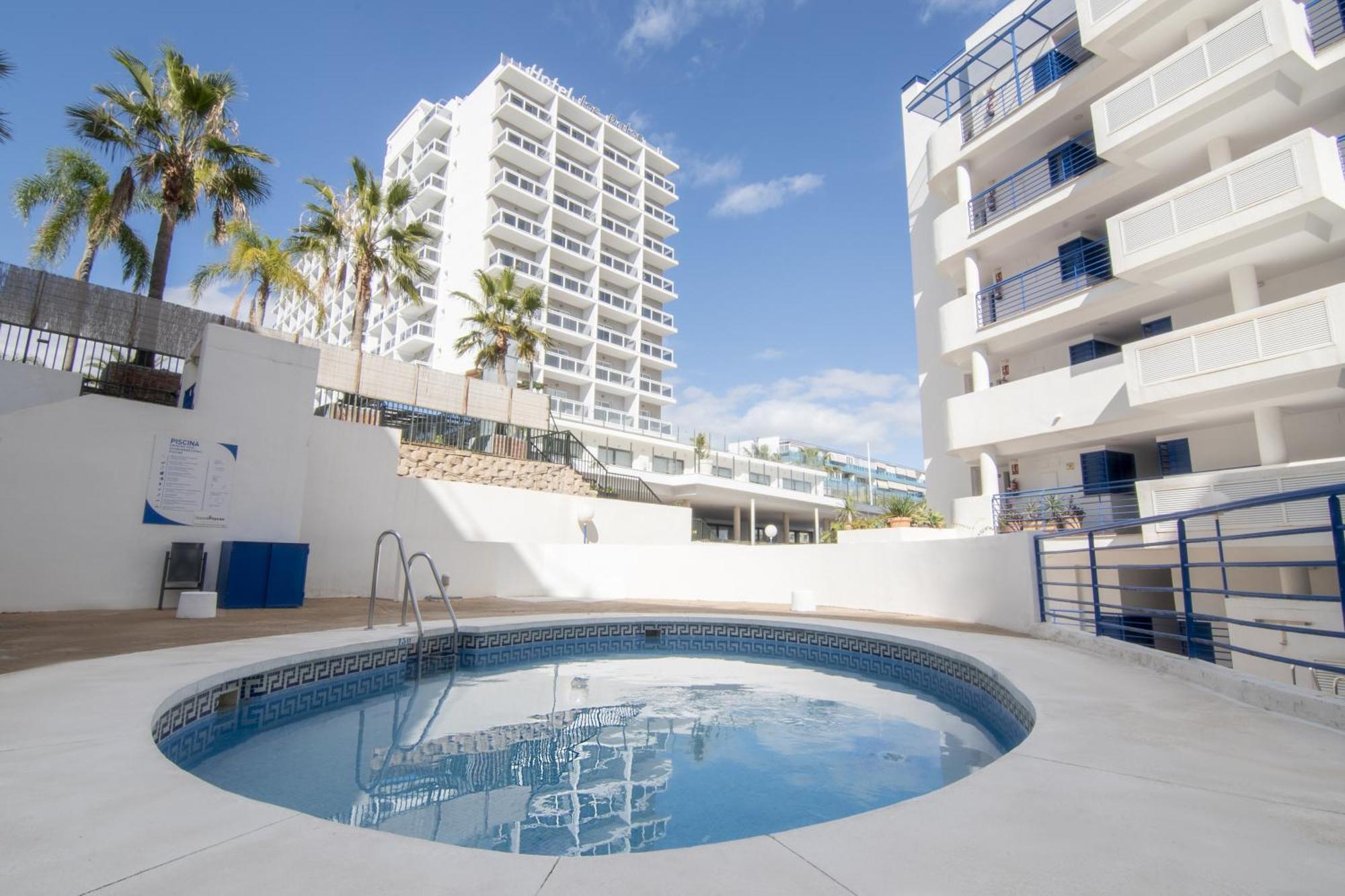 Escape With Pool And Parking Apartment *
