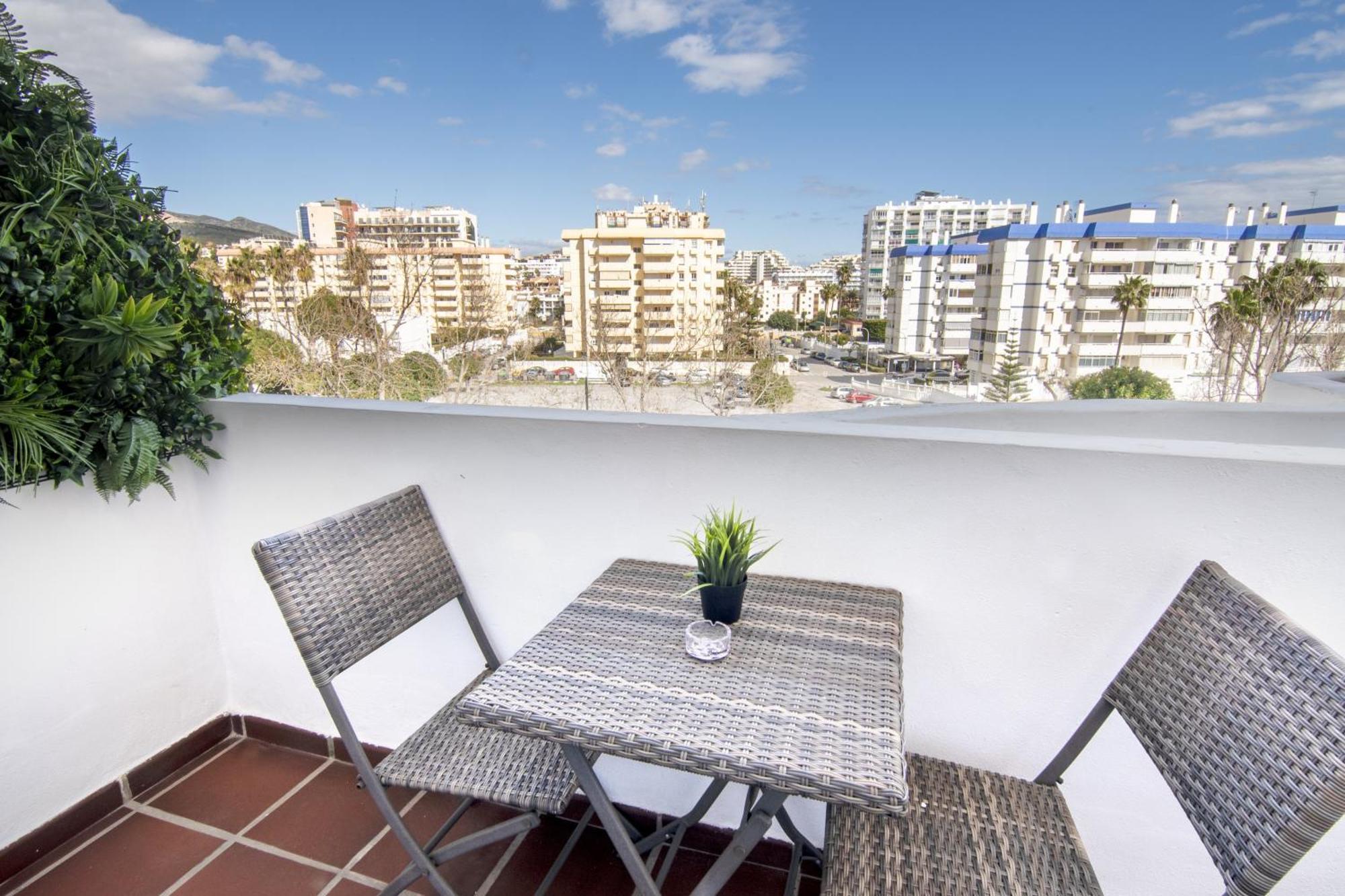 Apartment Escape With Pool And Parking Benalmadena